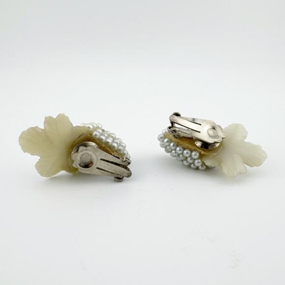 Vintage Faux Pearl & Rhinestone Clip-On Grape Cluster Earrings - Picture 5 of 10